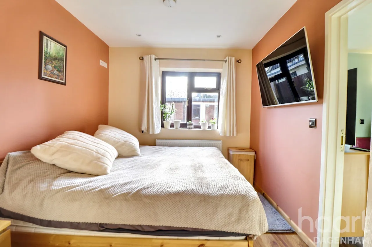 St Georges Road, Dagenham, RM9, photo 15