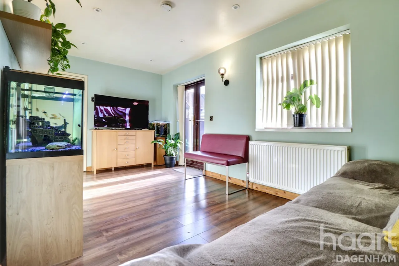 St Georges Road, Dagenham, RM9, photo 11