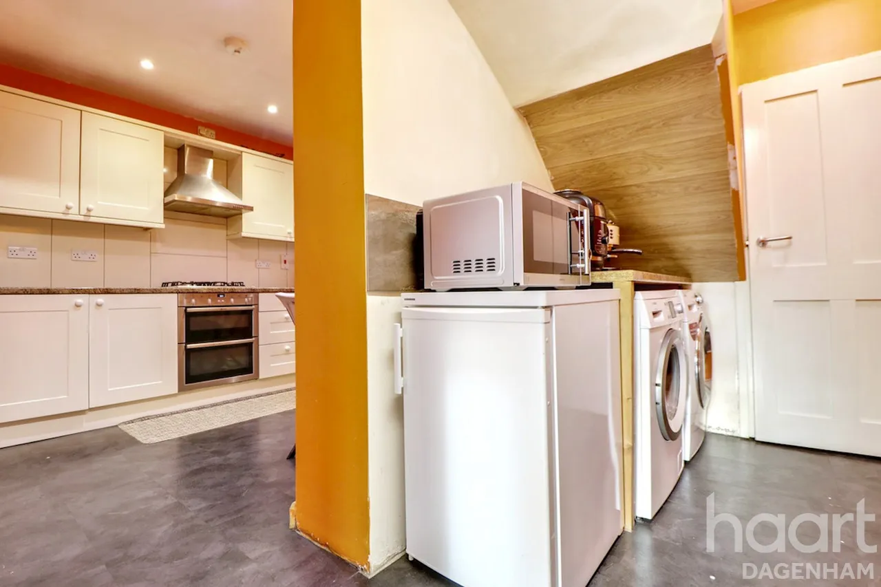 St Georges Road, Dagenham, RM9, photo 8