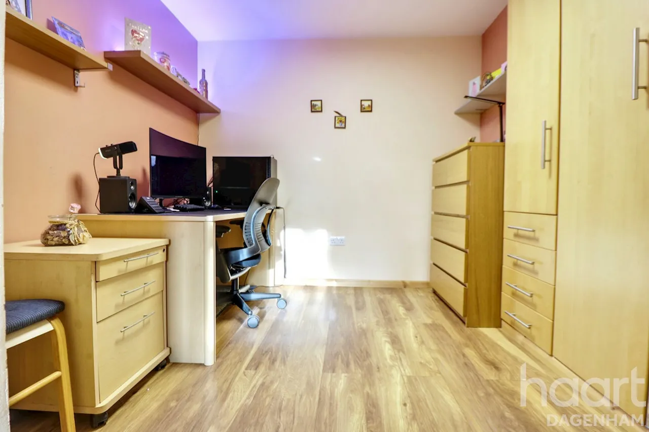 St Georges Road, Dagenham, RM9, photo 16
