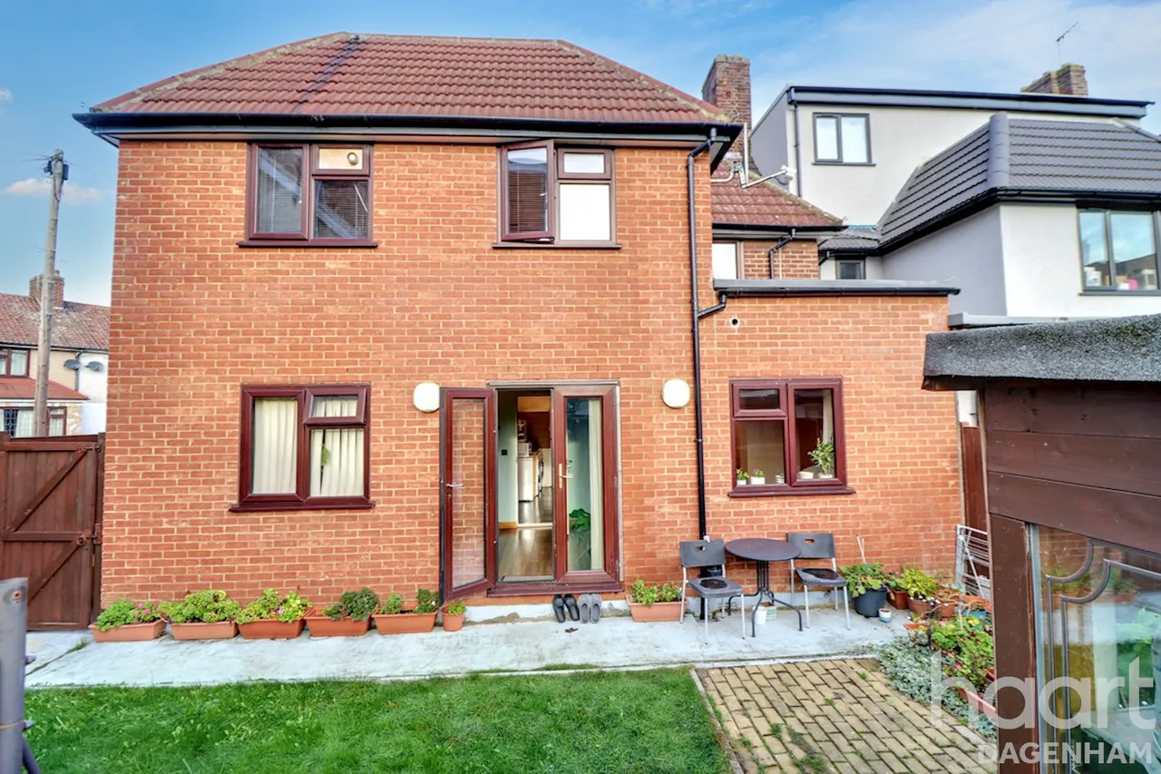 St Georges Road, Dagenham, RM9, photo 3