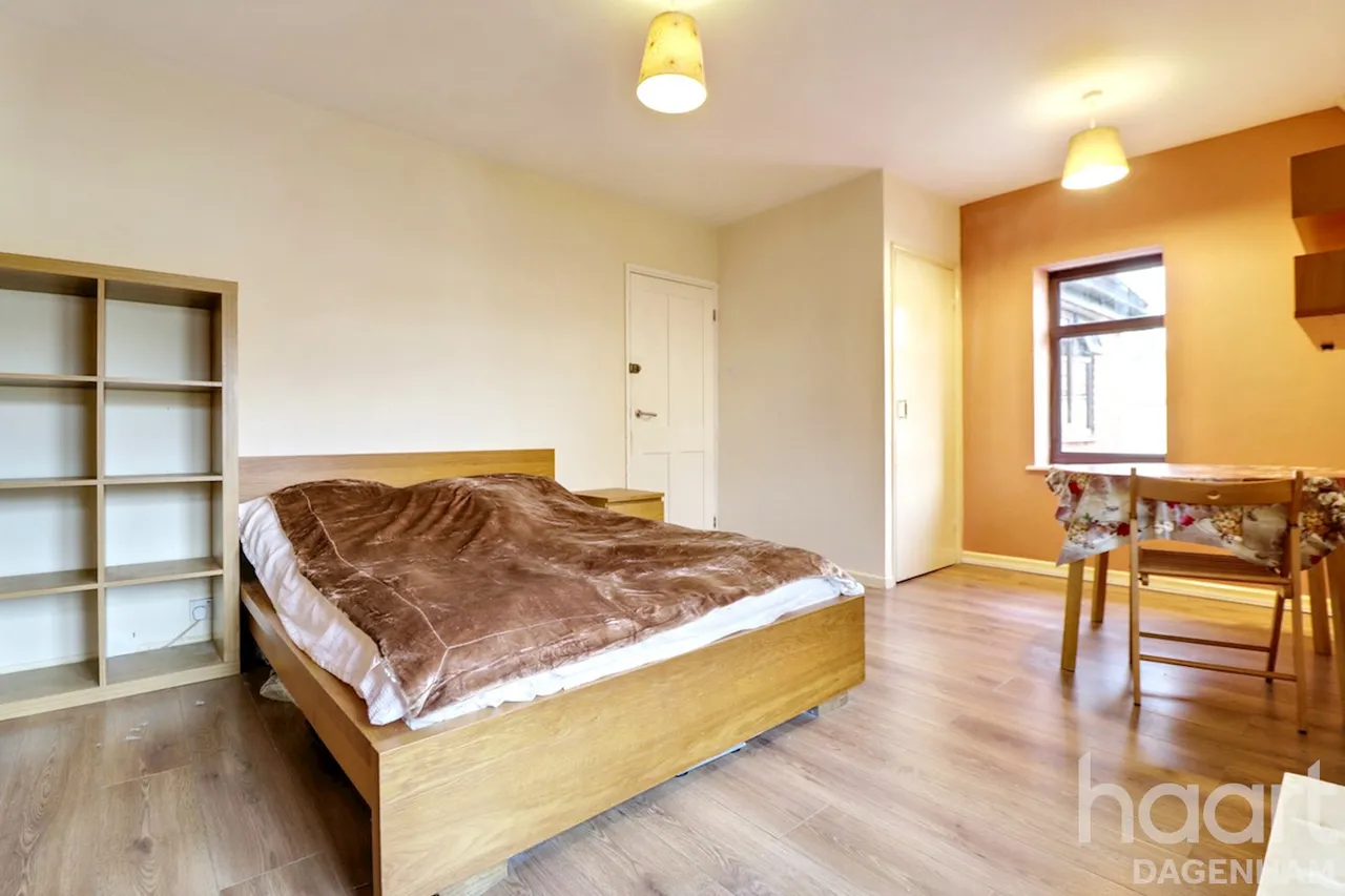 St Georges Road, Dagenham, RM9, photo 17