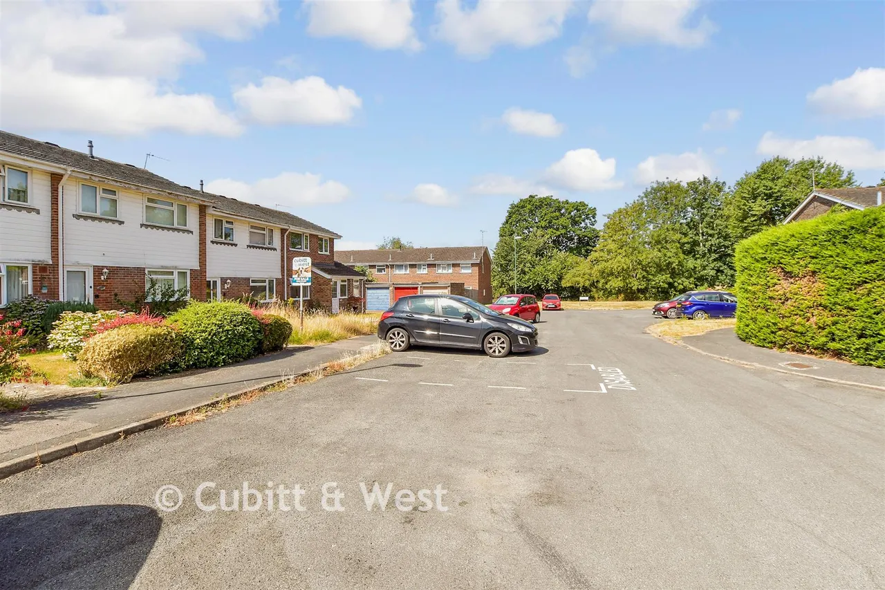 Glebelands, Pulborough, RH20, photo 12
