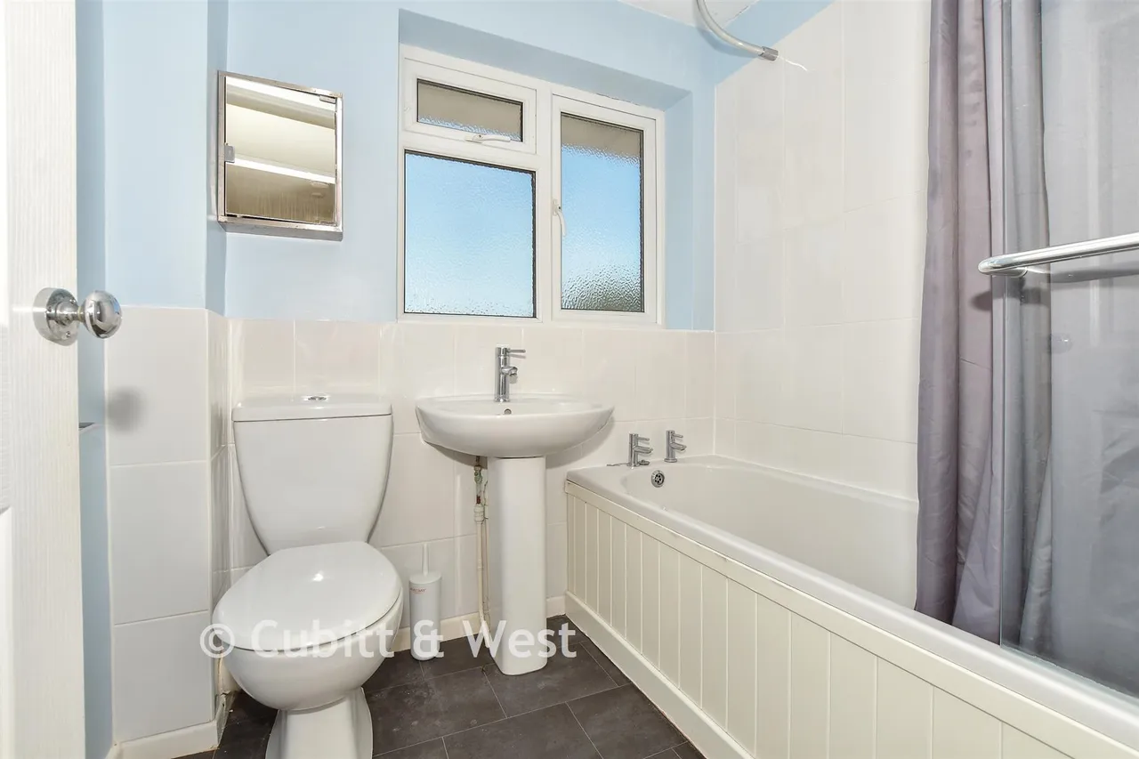 Glebelands, Pulborough, RH20, photo 7