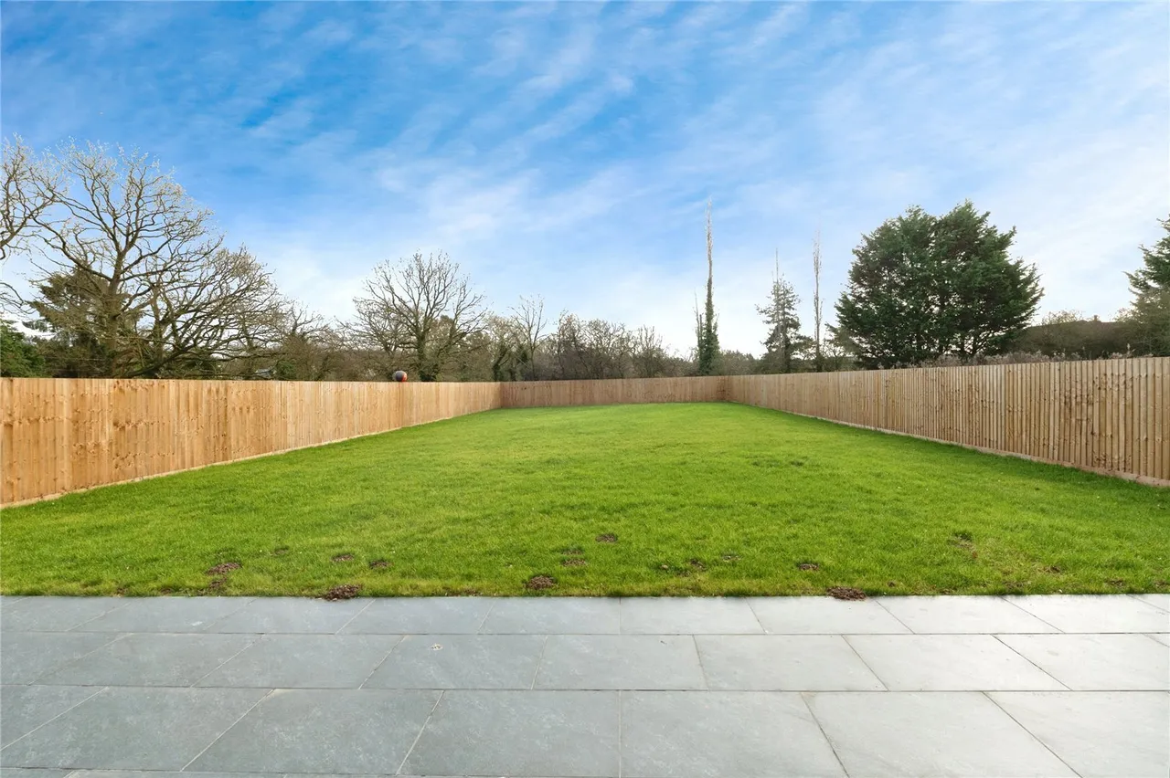 New Road, Little Burstead, Billericay, Essex, CM12, photo 12