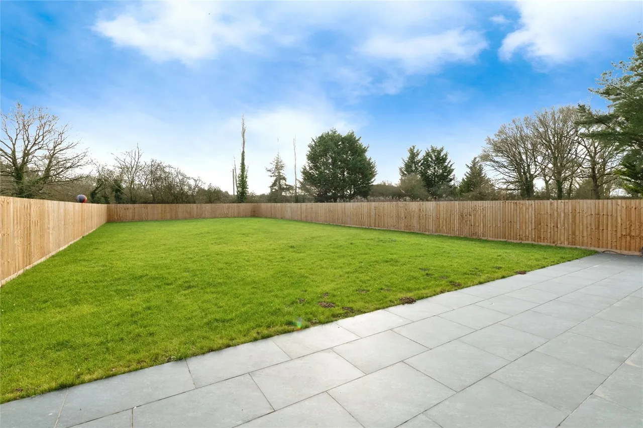 New Road, Little Burstead, Billericay, Essex, CM12, photo 11