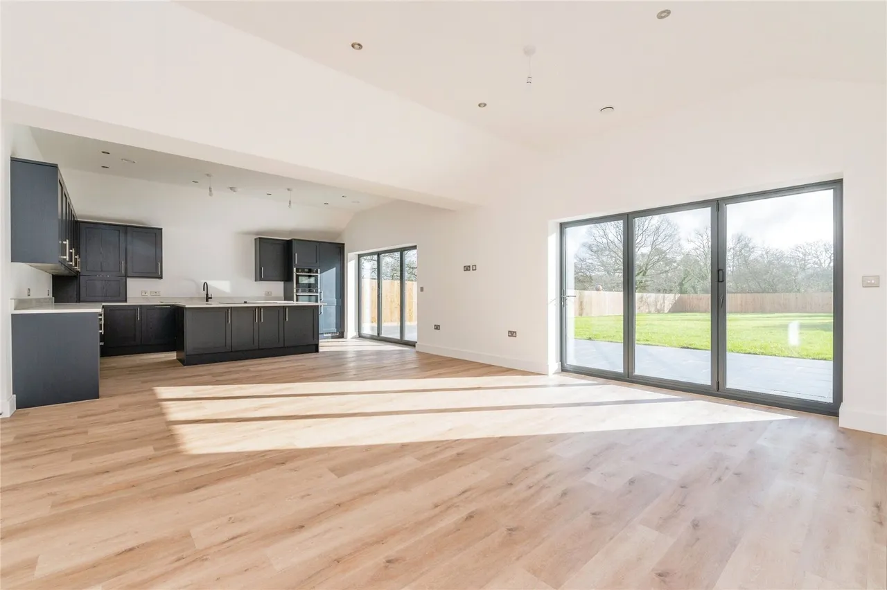 New Road, Little Burstead, Billericay, Essex, CM12, photo 4