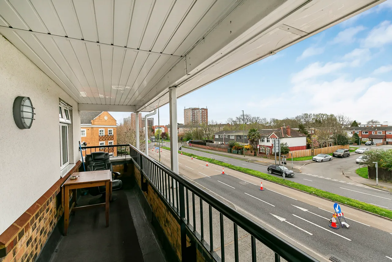 Staines Road West, Sunbury-on-Thames, TW16, photo 11