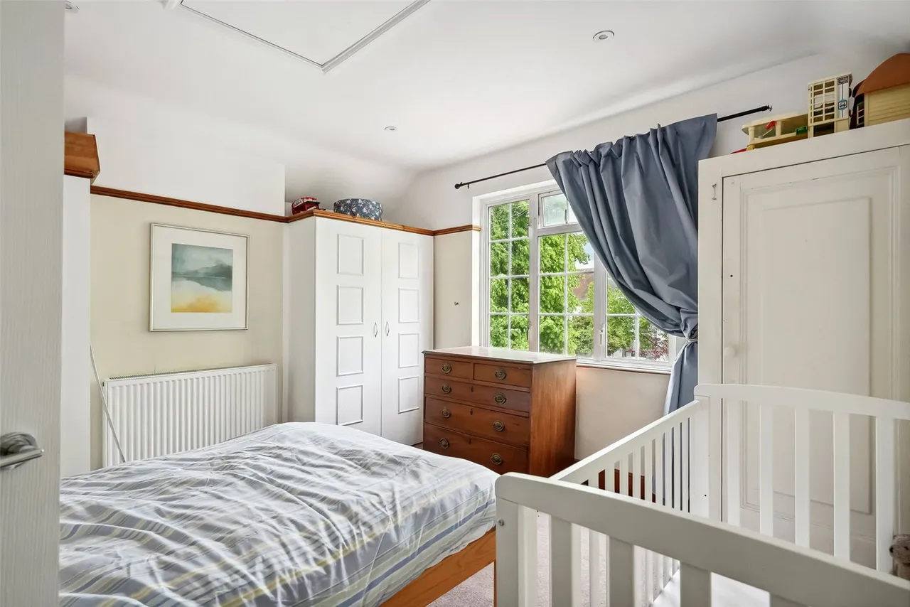Courtlands Avenue, Hampton, TW12 3NT, photo 13