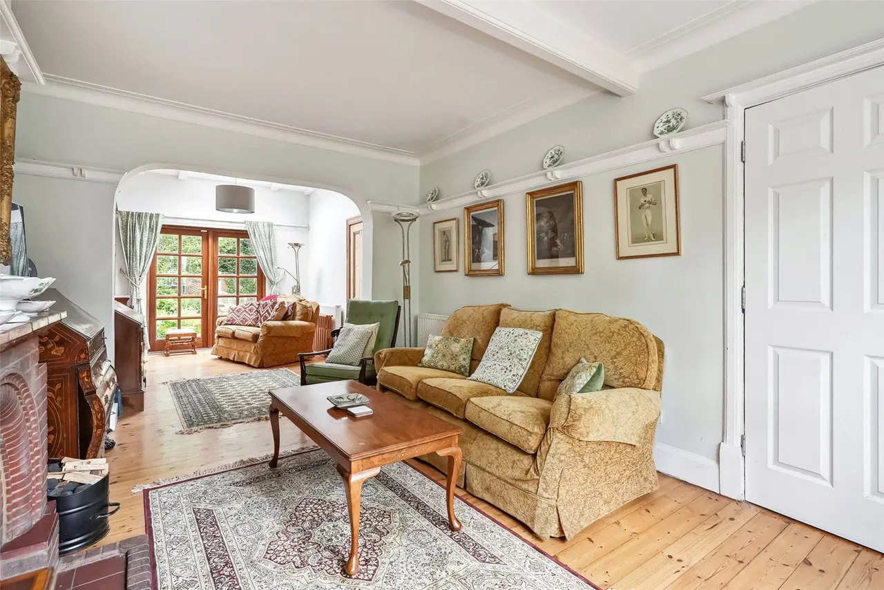 Courtlands Avenue, Hampton, TW12 3NT, photo 6