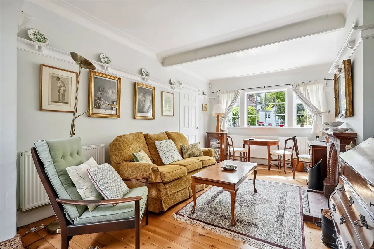 Courtlands Avenue, Hampton, TW12 3NT, photo 5