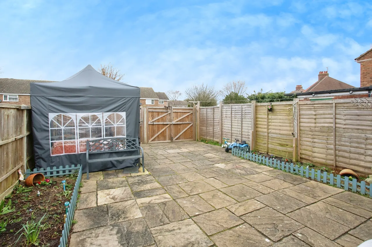 Harkness Close, Bletchley, Milton Keynes, Buckinghamshire, MK2, photo 13