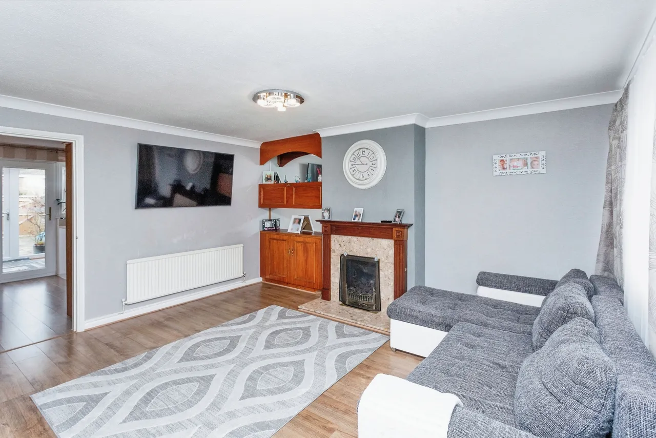 Harkness Close, Bletchley, Milton Keynes, Buckinghamshire, MK2, photo 3