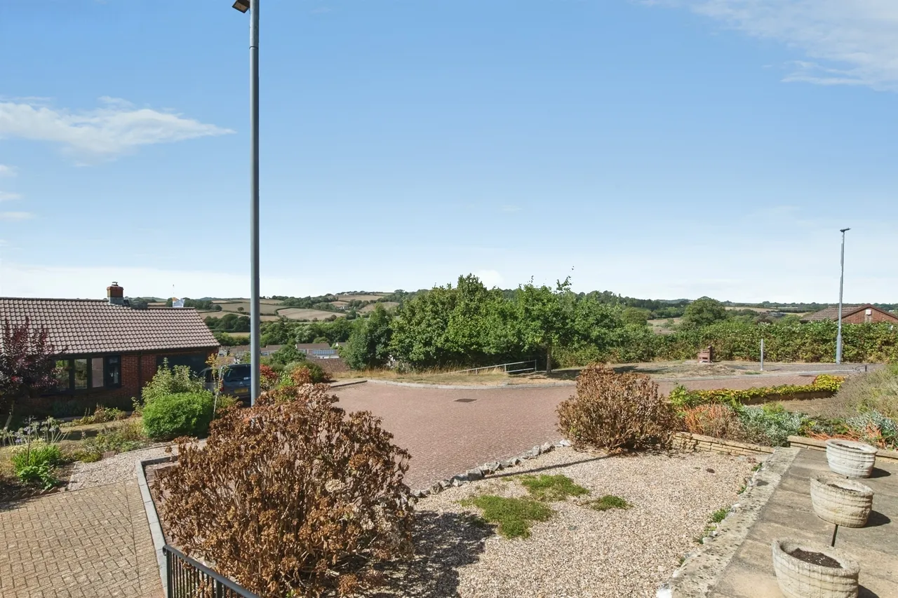 Latches Walk, Axminster, EX13, photo 12