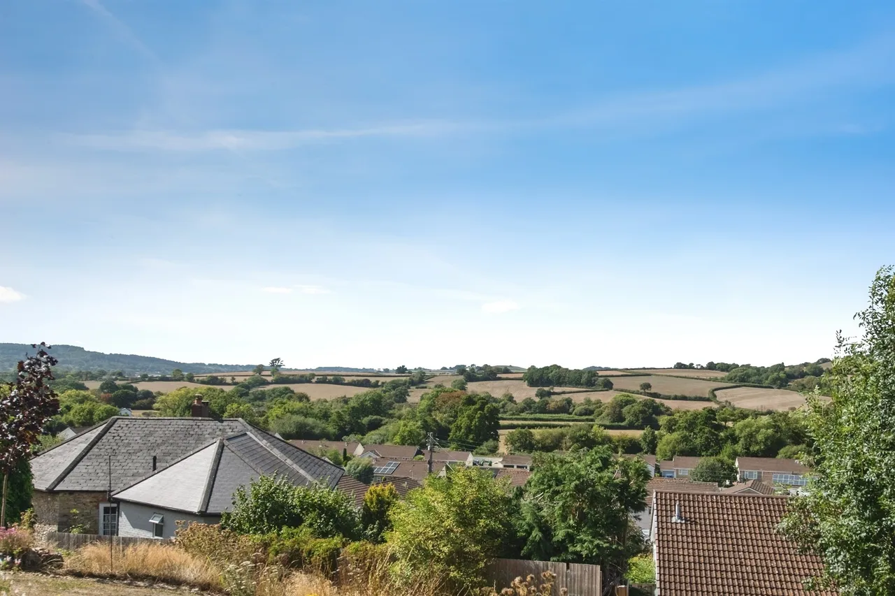 Latches Walk, Axminster, EX13, photo 2