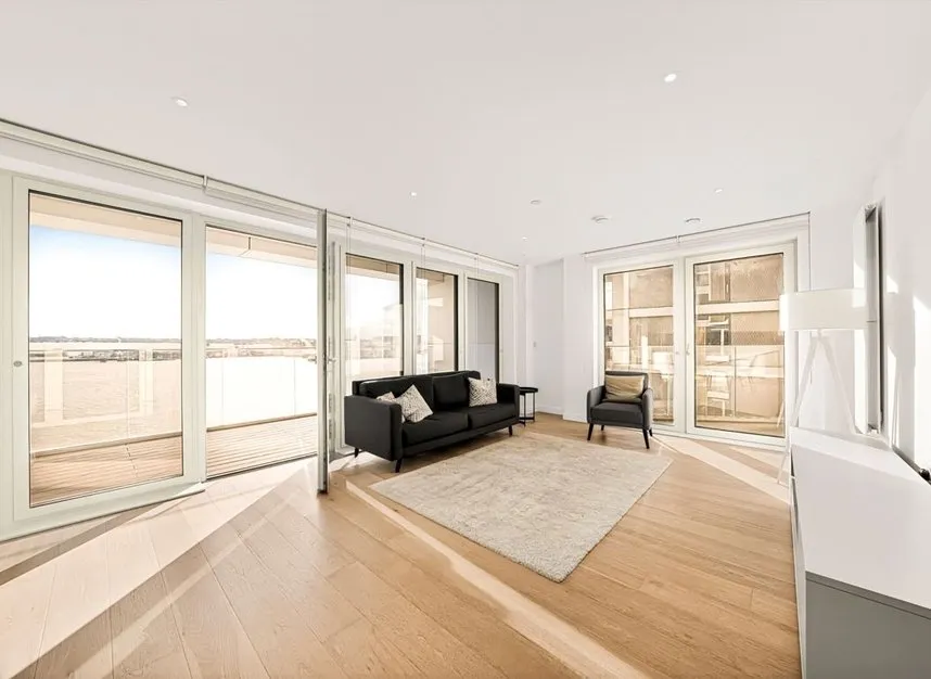 3 bed property for sale, Royal Crest Avenue, Royal Wharf, E16