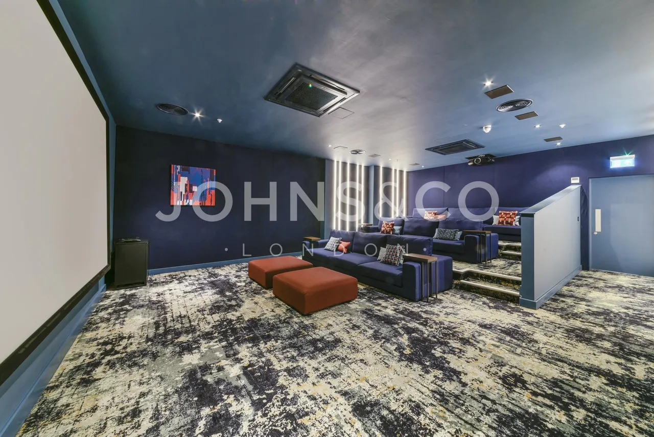 Bouchon Point, Silk District, E1, photo 10