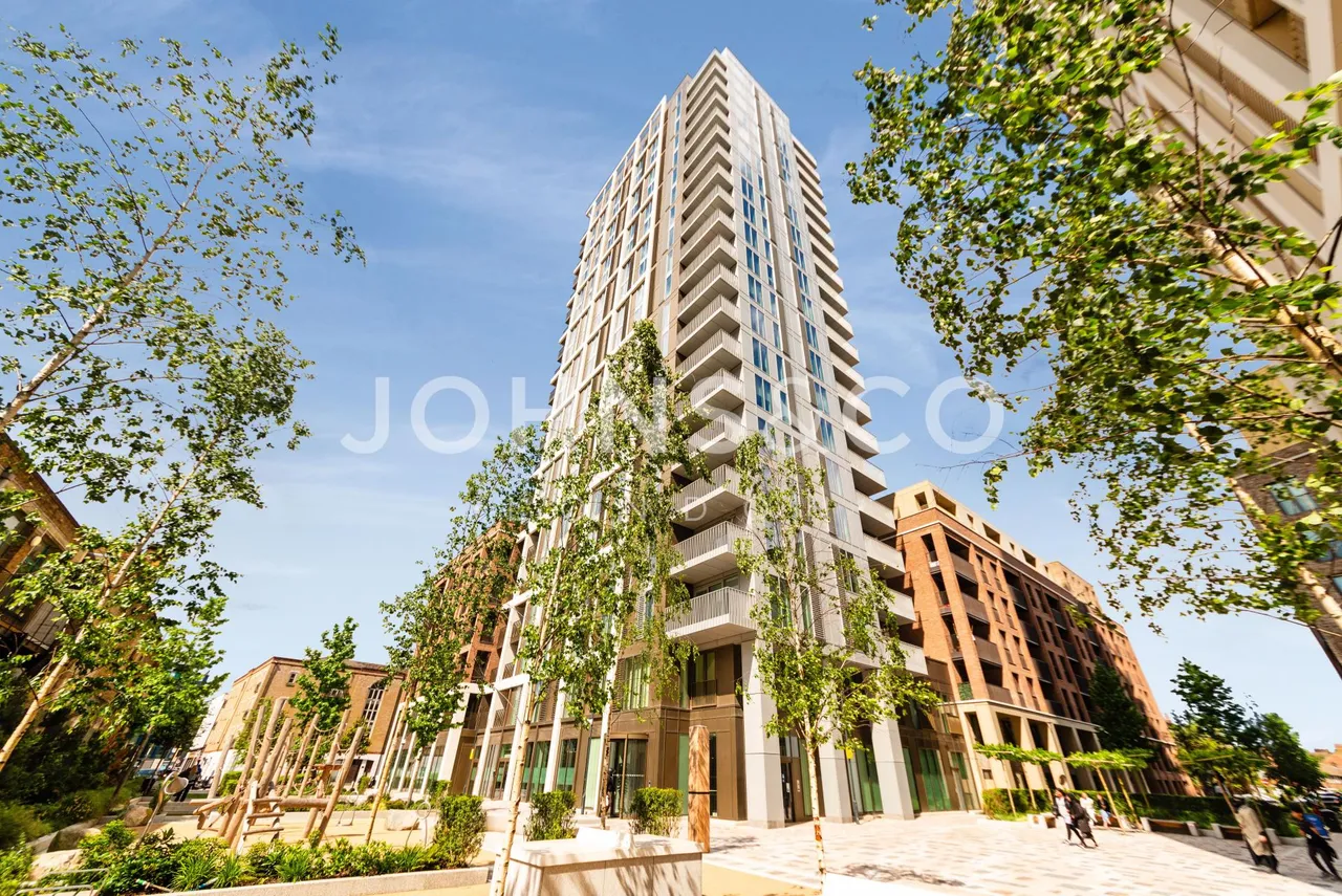 Bouchon Point, Silk District, E1, photo 13