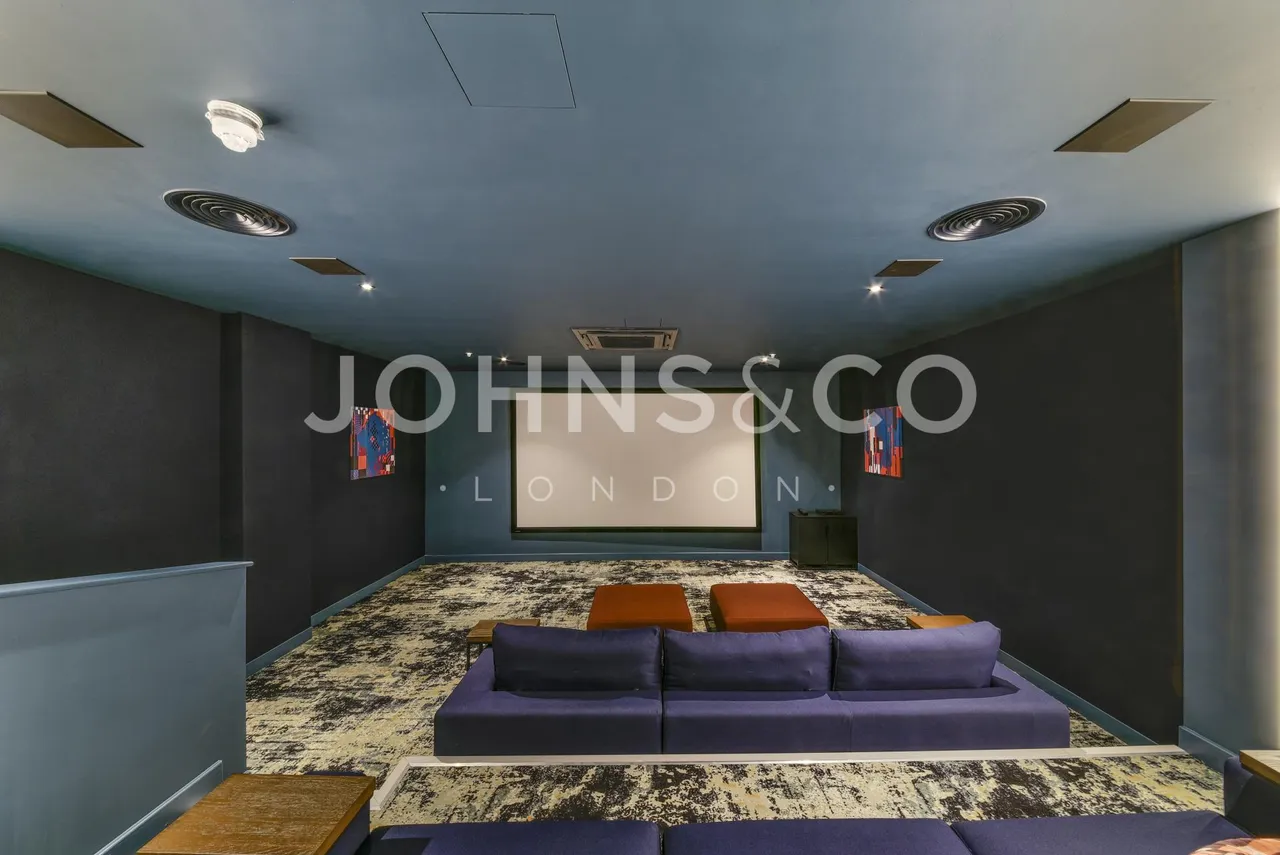 Bouchon Point, Silk District, E1, photo 12