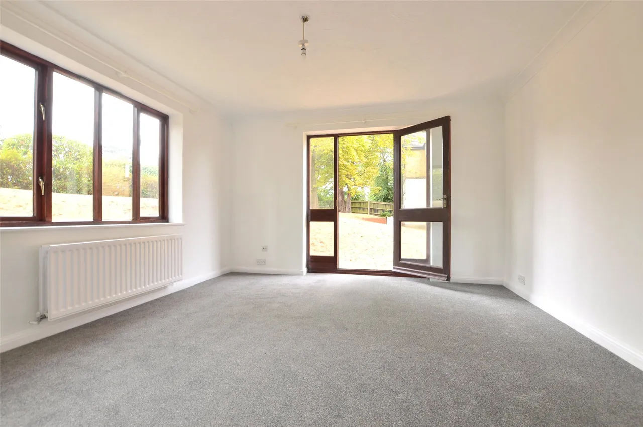 St. Annes Mount, Redhill, RH1 1AP, photo 2