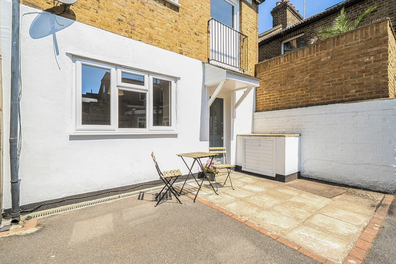 Calvert Road, SE10, photo 2