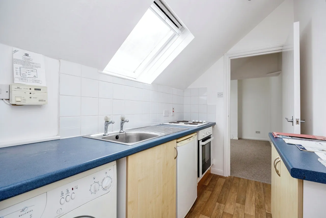 York Road, Guildford, GU1, photo 2