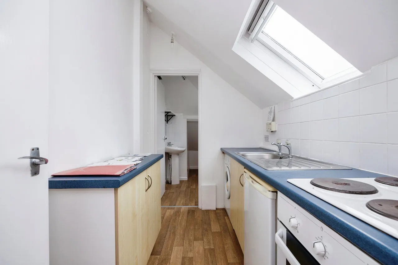 York Road, Guildford, GU1, photo 8
