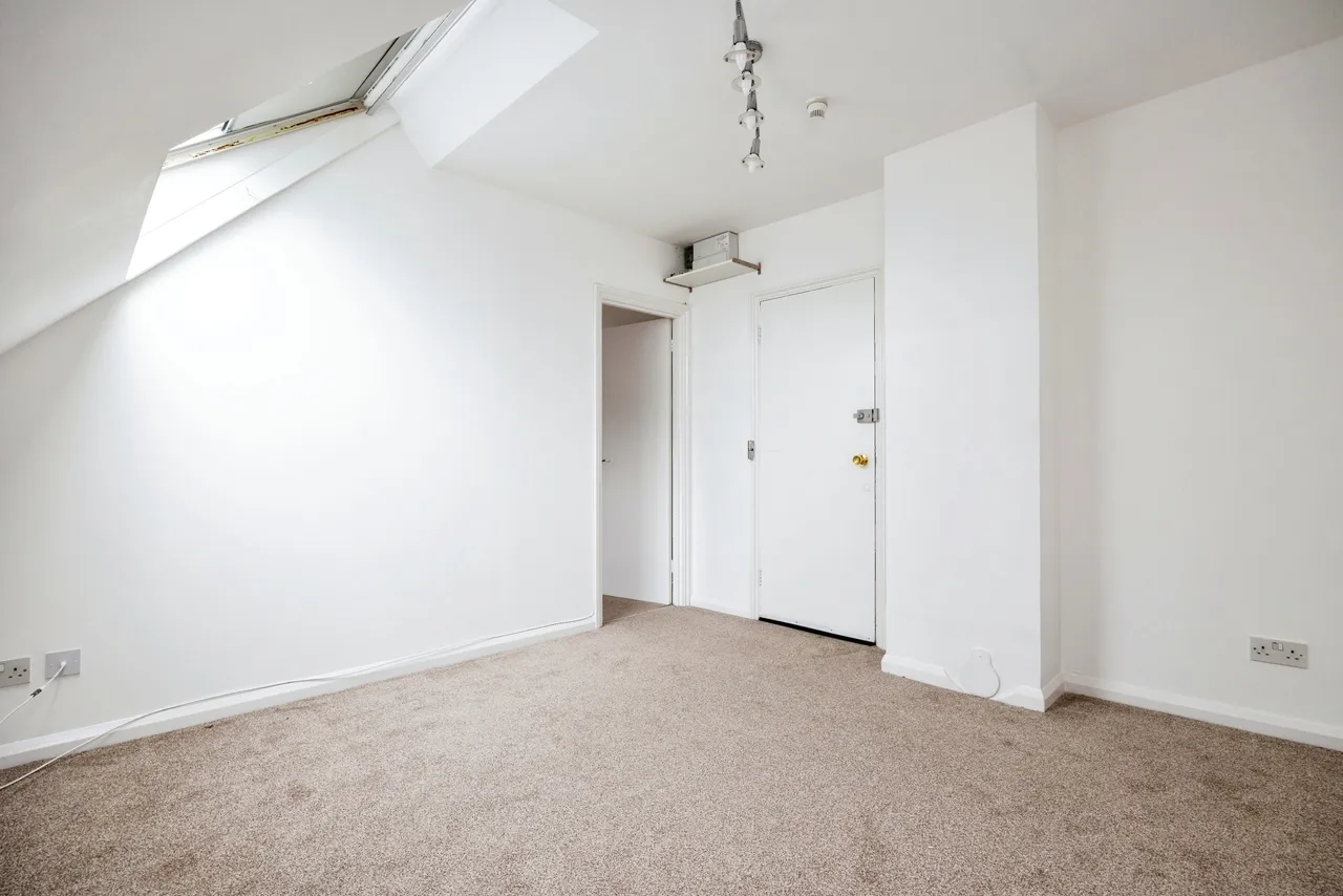 York Road, Guildford, GU1, photo 12