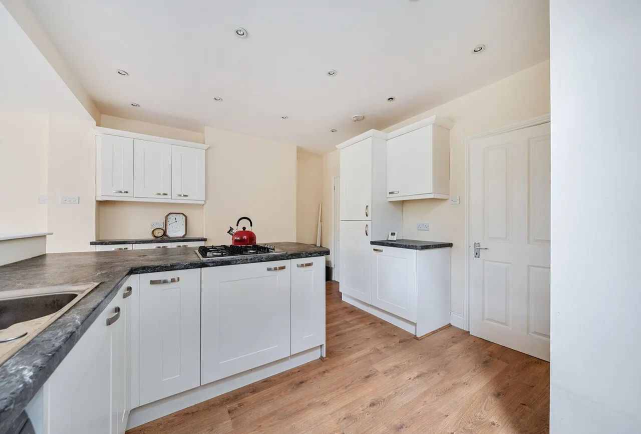 Church Road, Horley, RH6 8AB, photo 14
