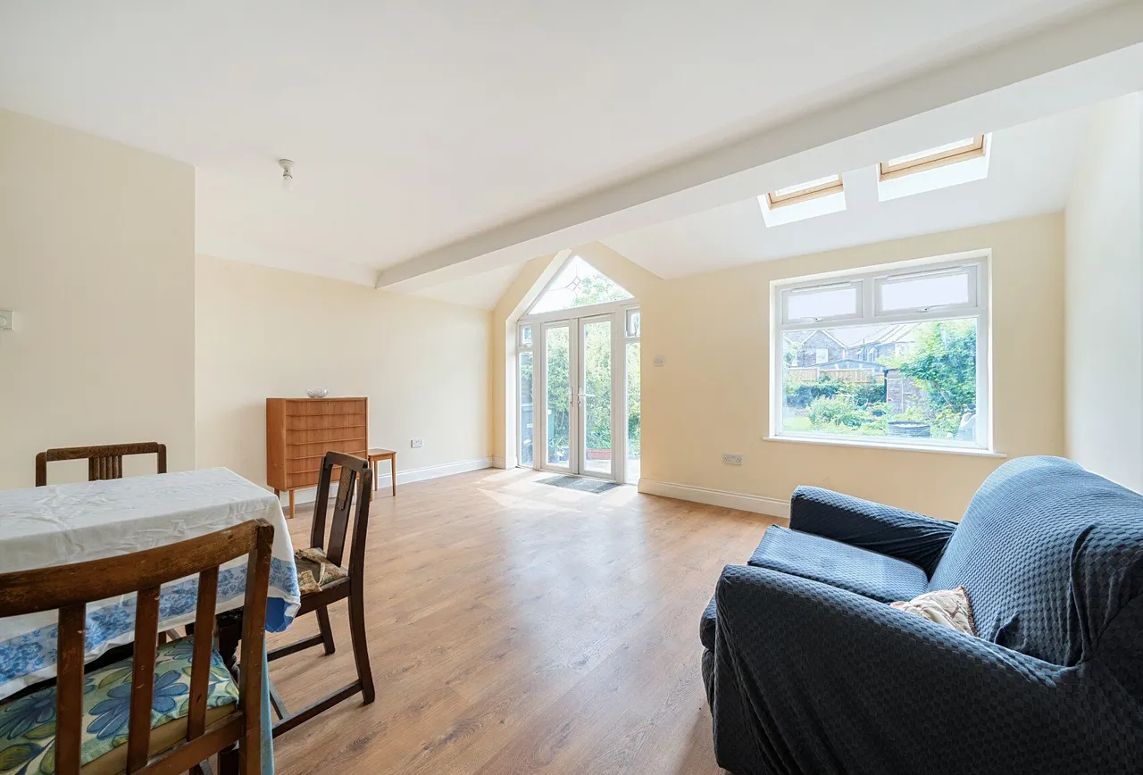 Church Road, Horley, RH6 8AB, photo 9
