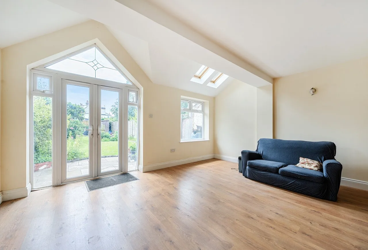 Church Road, Horley, RH6 8AB, photo 2