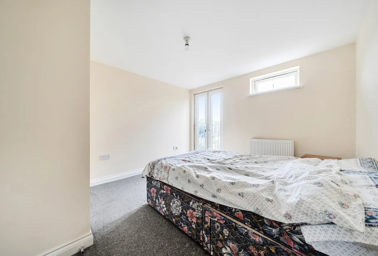 Church Road, Horley, RH6 8AB, photo 20