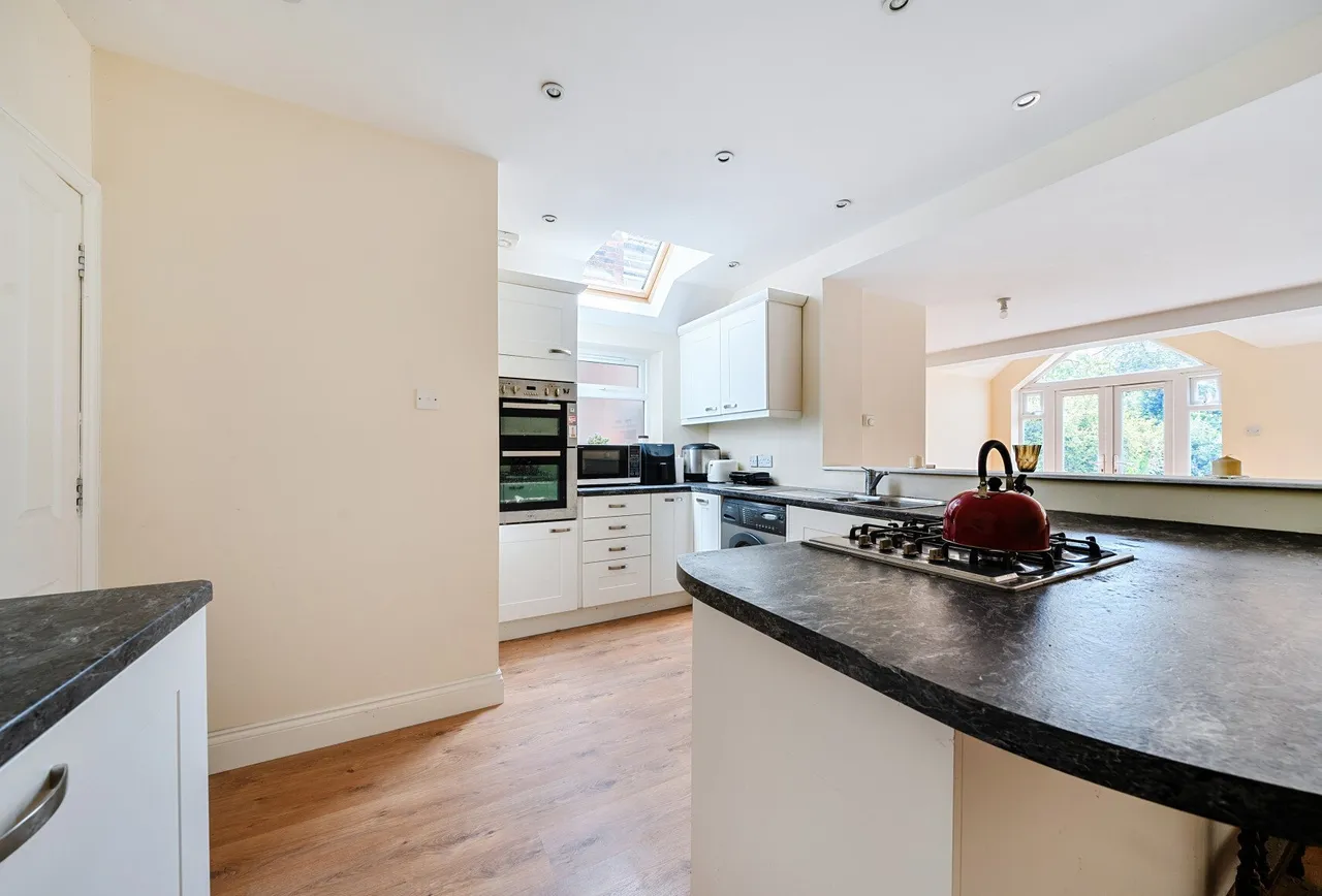 Church Road, Horley, RH6 8AB, photo 16