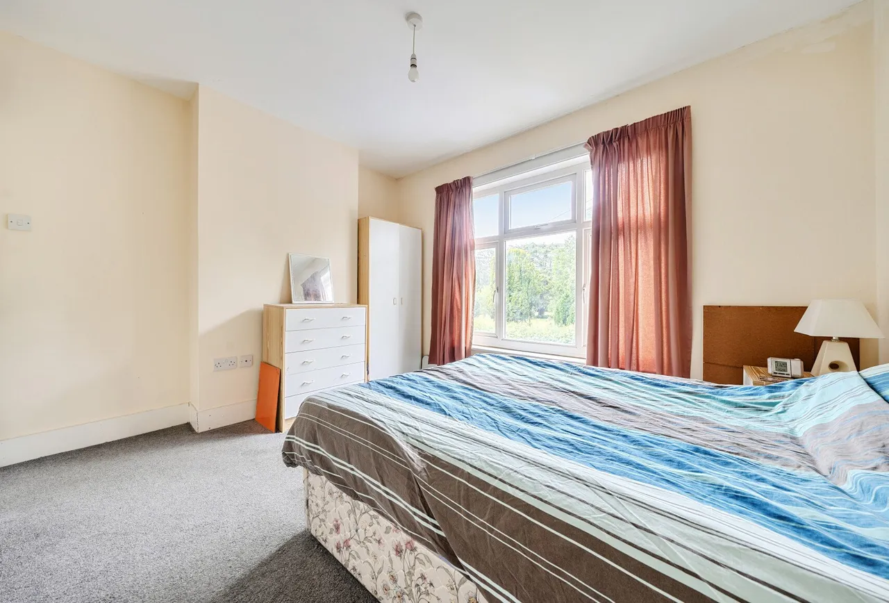 Church Road, Horley, RH6 8AB, photo 11