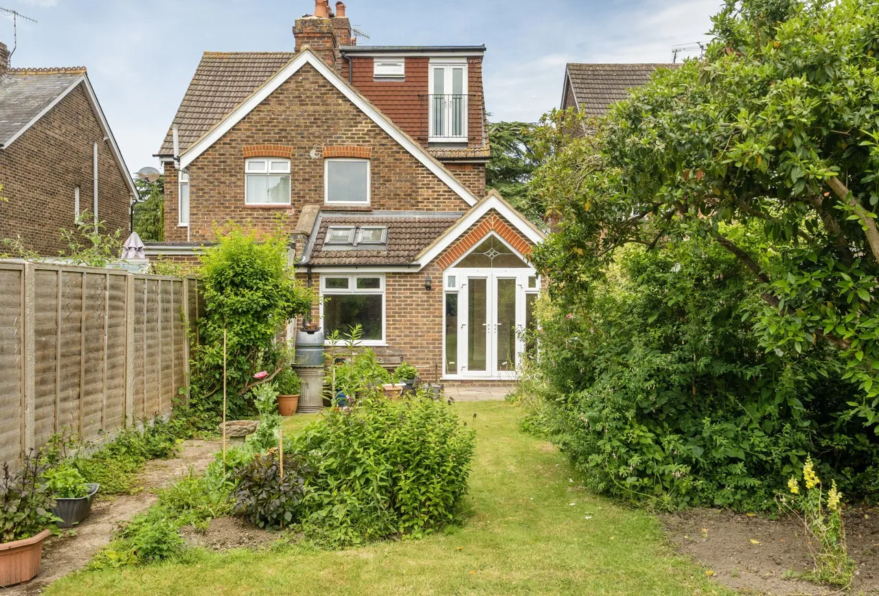 Church Road, Horley, RH6 8AB, photo 6