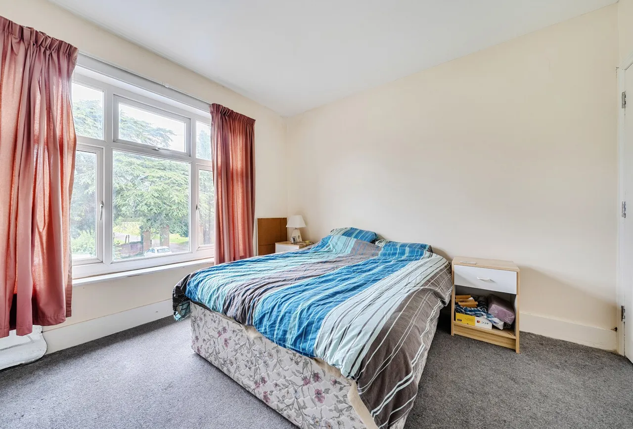 Church Road, Horley, RH6 8AB, photo 17
