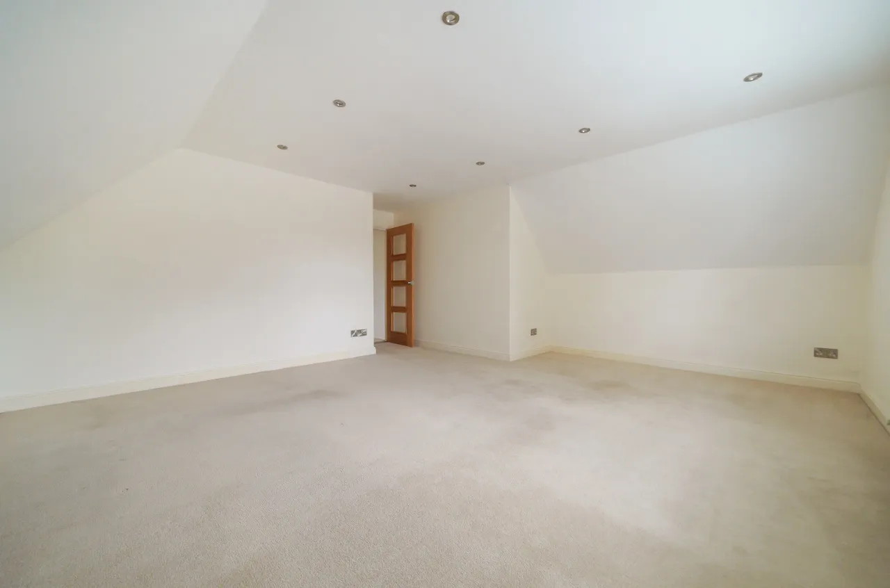 Frensham Road, Farnham, GU9, photo 5