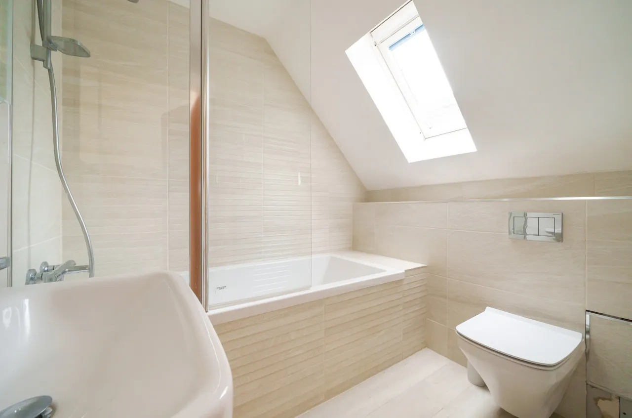 Frensham Road, Farnham, GU9, photo 6