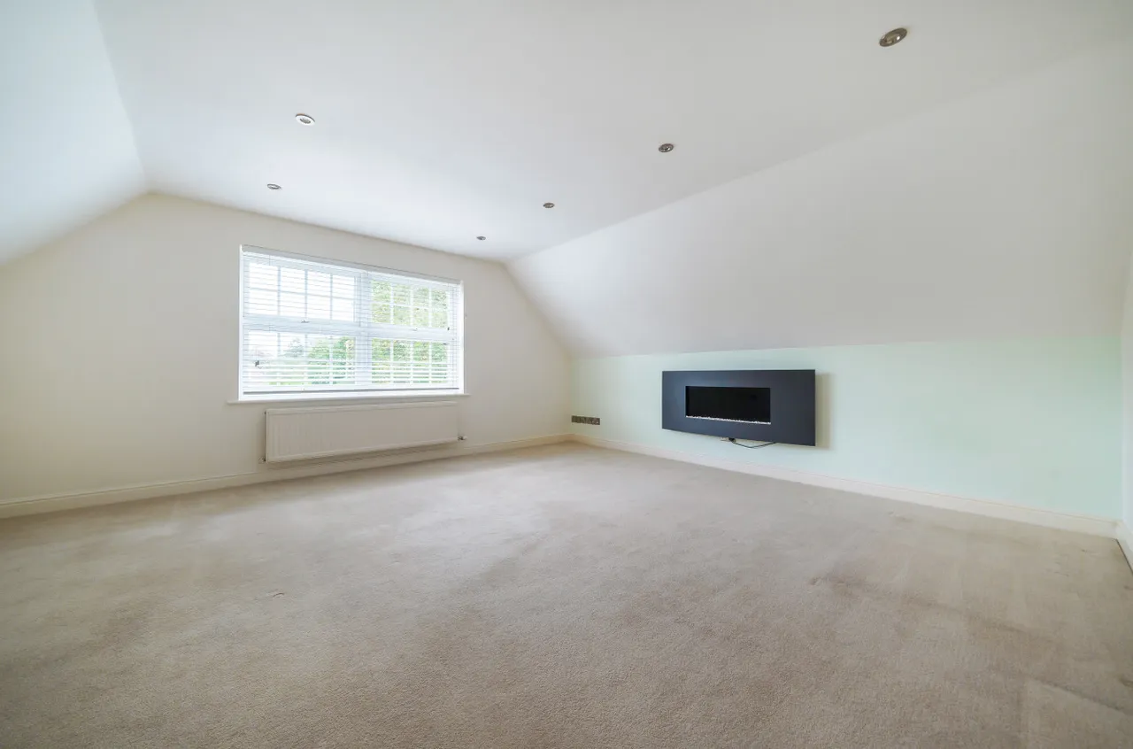 Frensham Road, Farnham, GU9, photo 3