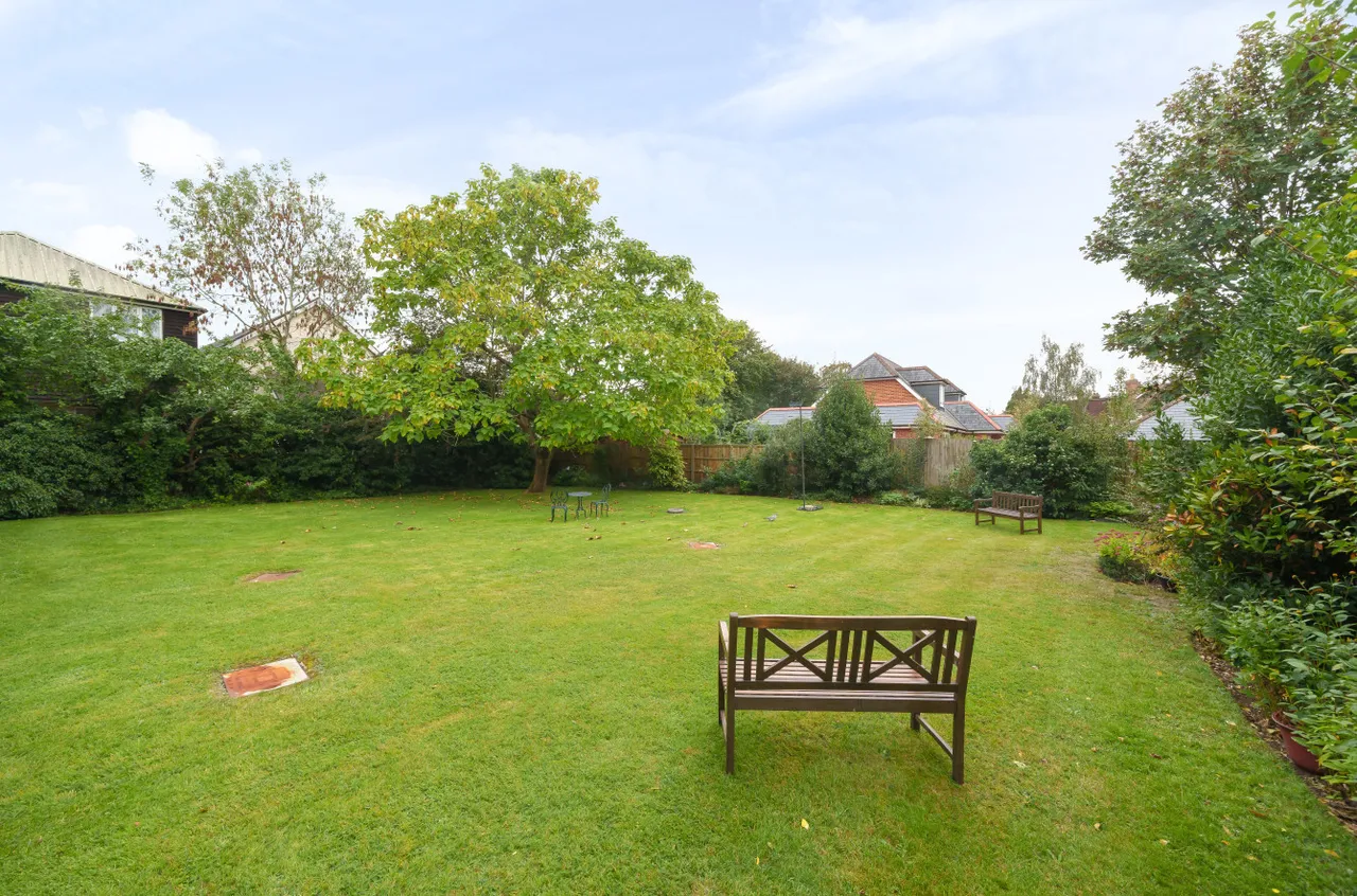 Frensham Road, Farnham, GU9, photo 11