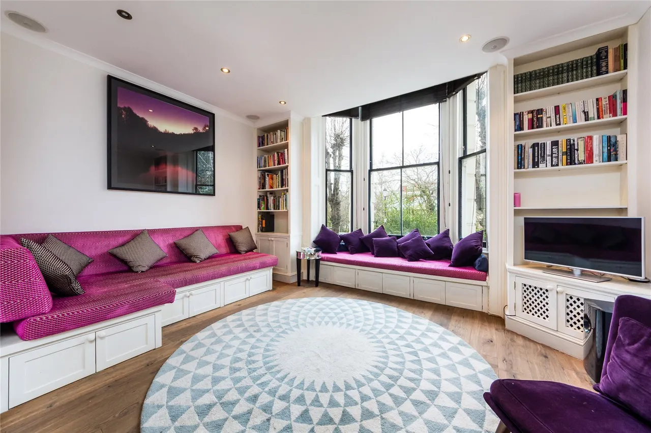 2 bed flat to rent — St. Charles Square, London, W10