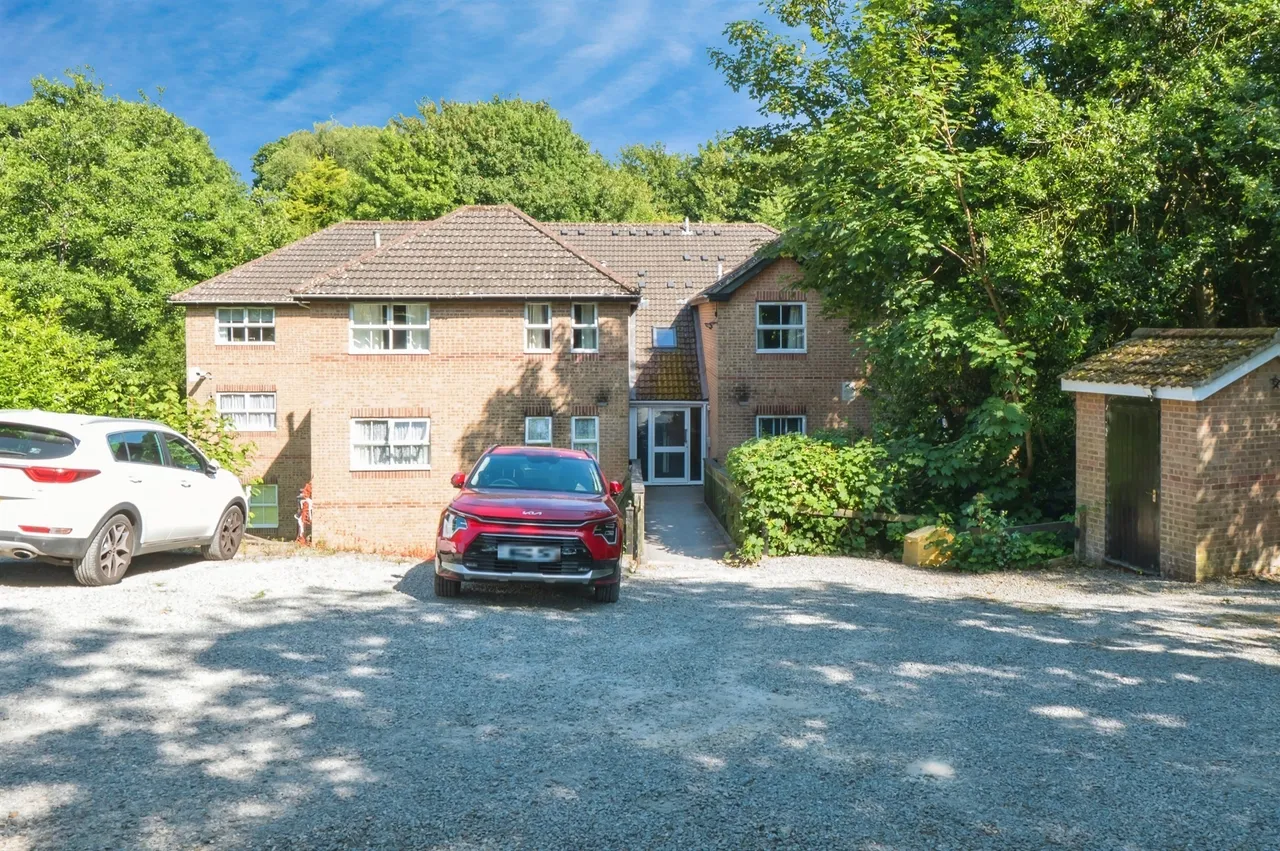 2 bed flat for sale — Middle Road, Southampton