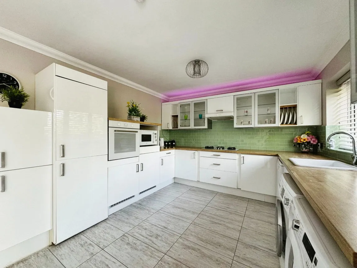 Gwellyn Avenue, Kinmel Bay, Rhyl, Denbighshire, LL18 5HR, photo 7