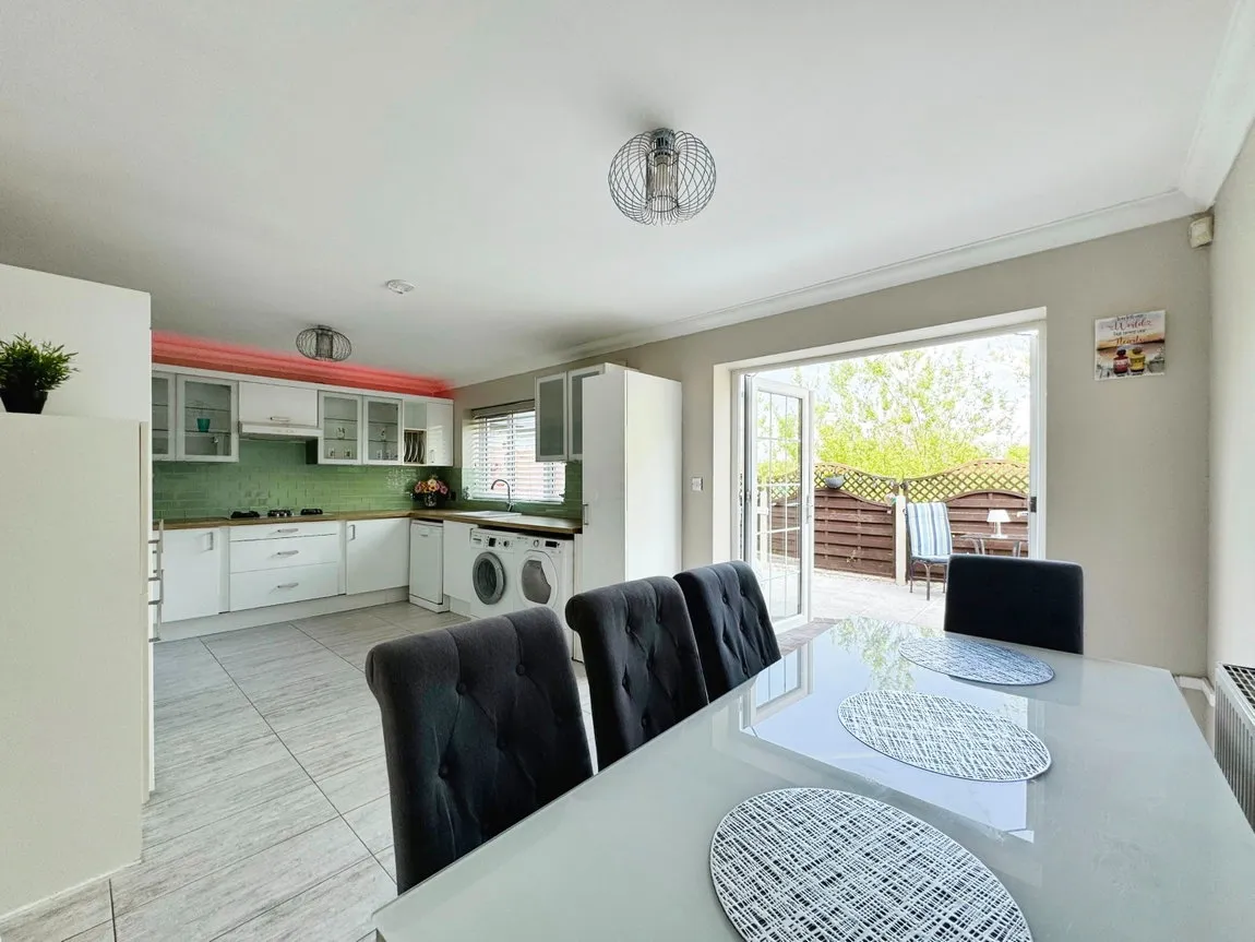 Gwellyn Avenue, Kinmel Bay, Rhyl, Denbighshire, LL18 5HR, photo 2