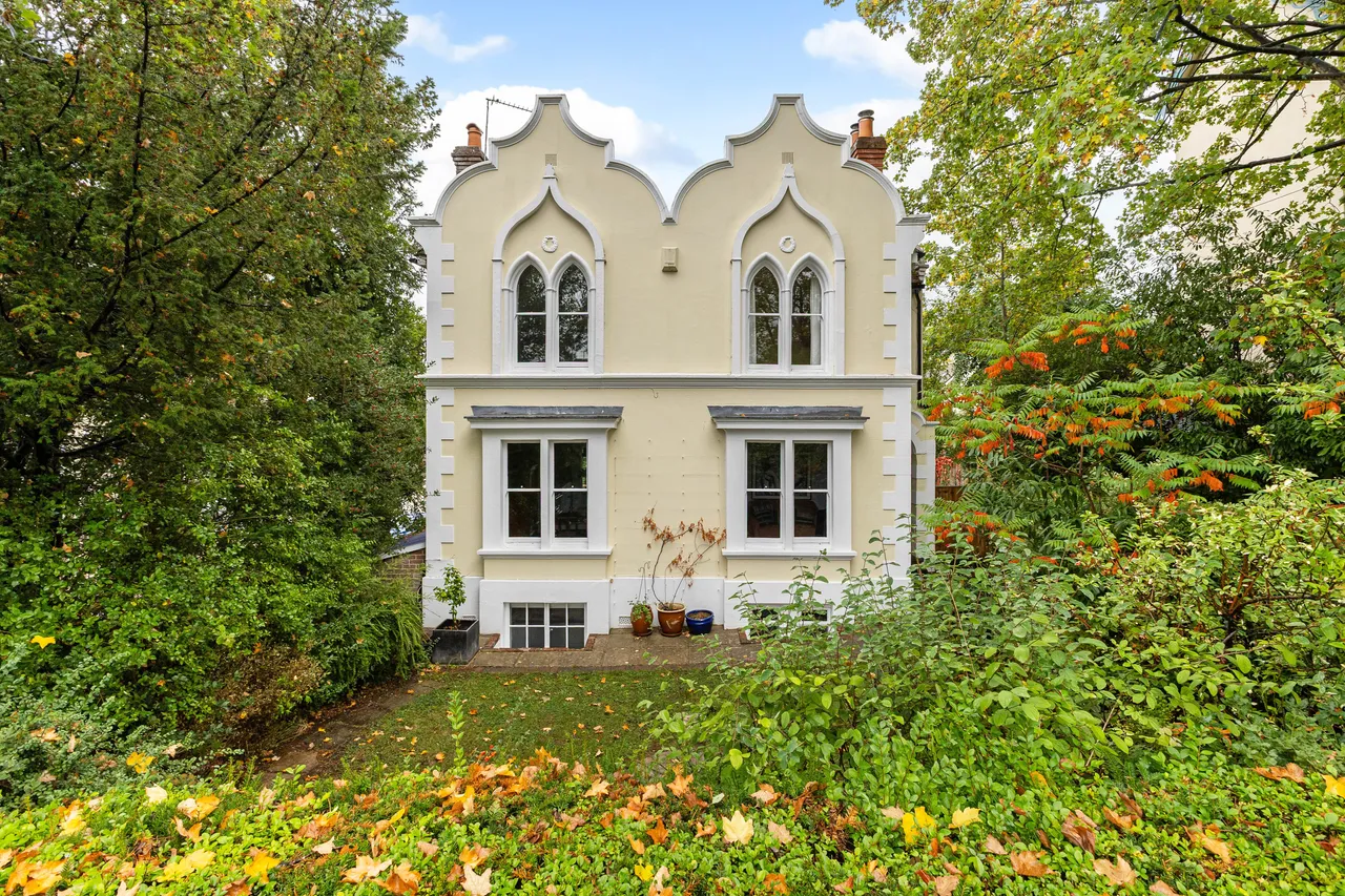 5 bed house for sale, Newtown Road, Newbury, RG14