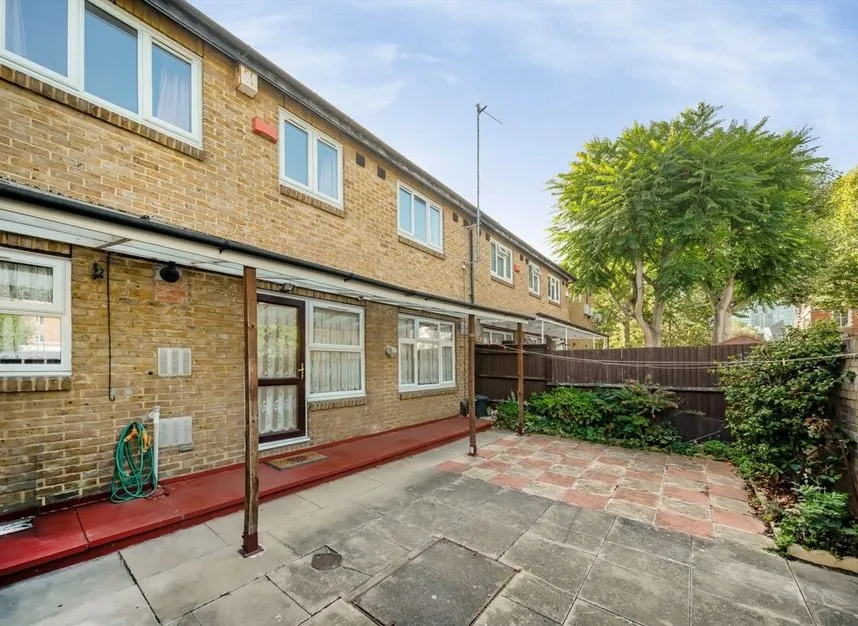 3 bed house for sale — Plimsoll Close, Canary Wharf, E14