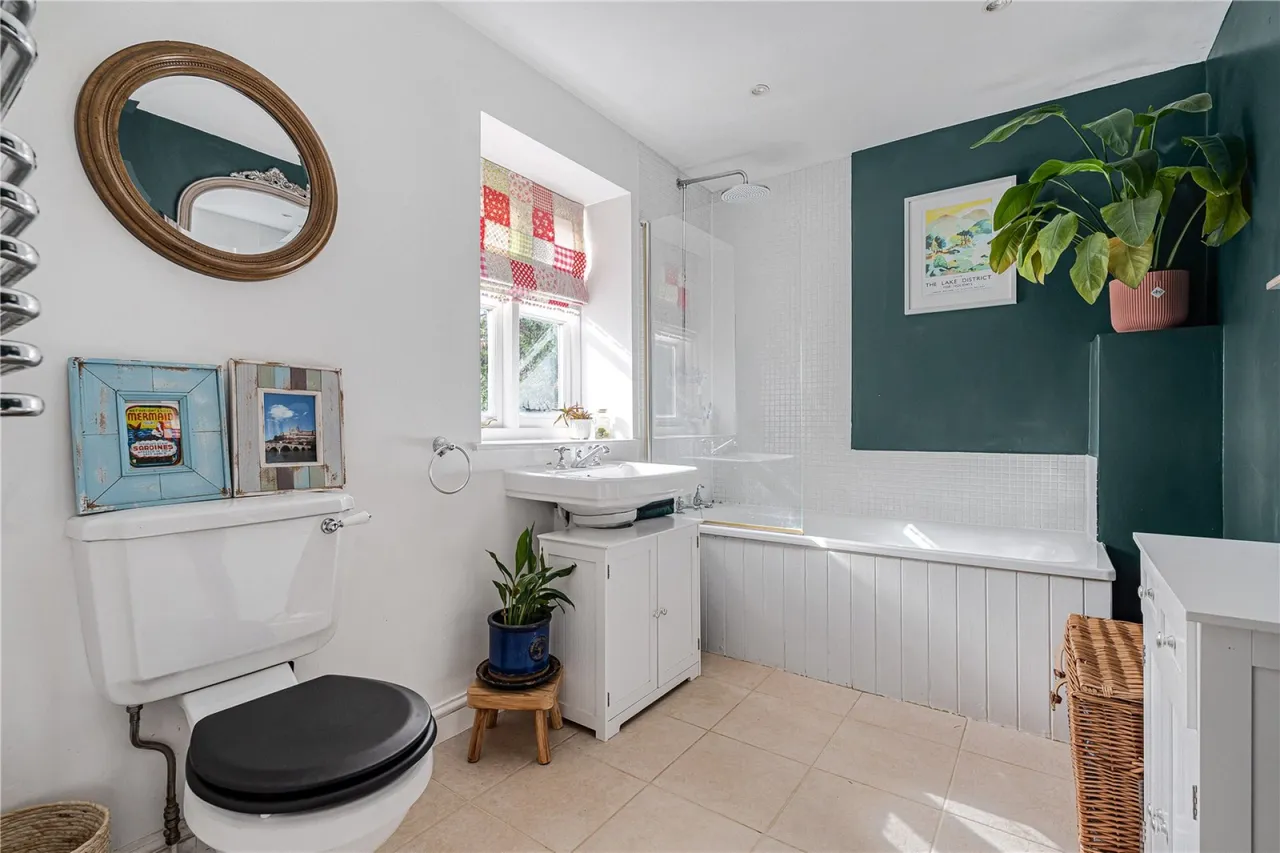 Gloucester Road, Cirencester, GL7, photo 13