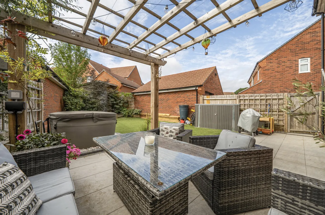St. Andrews Road, Botley, SO32, photo 13