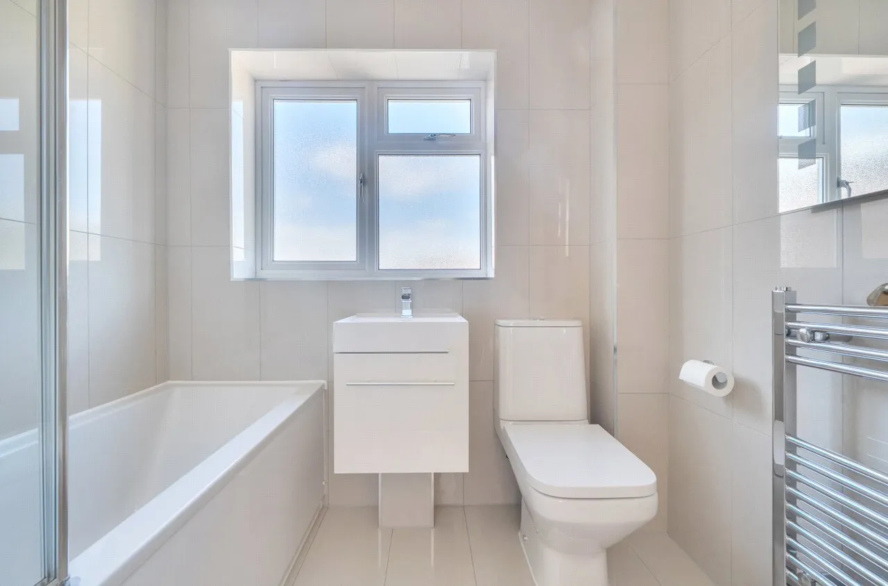 Romans Gate, Pamber Heath, Tadley, Hampshire, RG26 3EH, photo 5