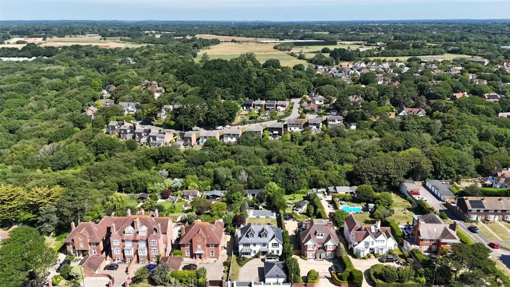 Milford on Sea, Lymington, photo 42